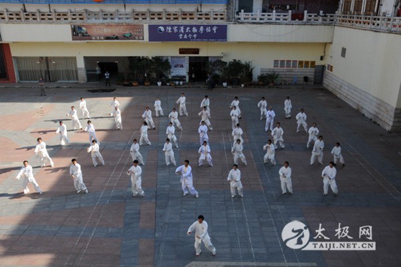 太极拳健身风靡全国:一场健康的美学革命